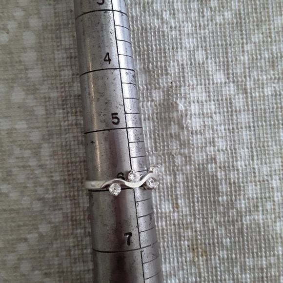 Sterling Silver Ring Wave of CZ's - Picture 7 of 8